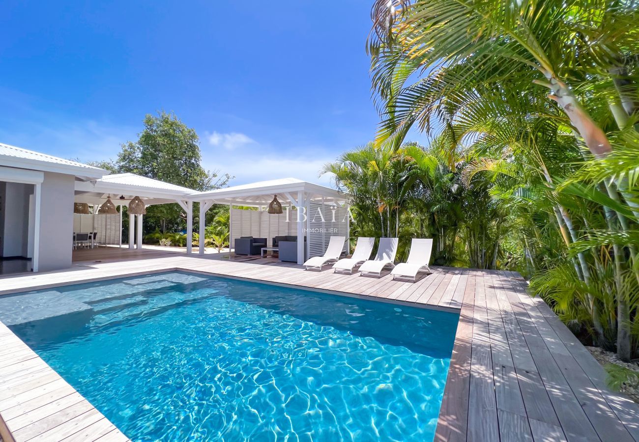 Private pool of Villa Luma