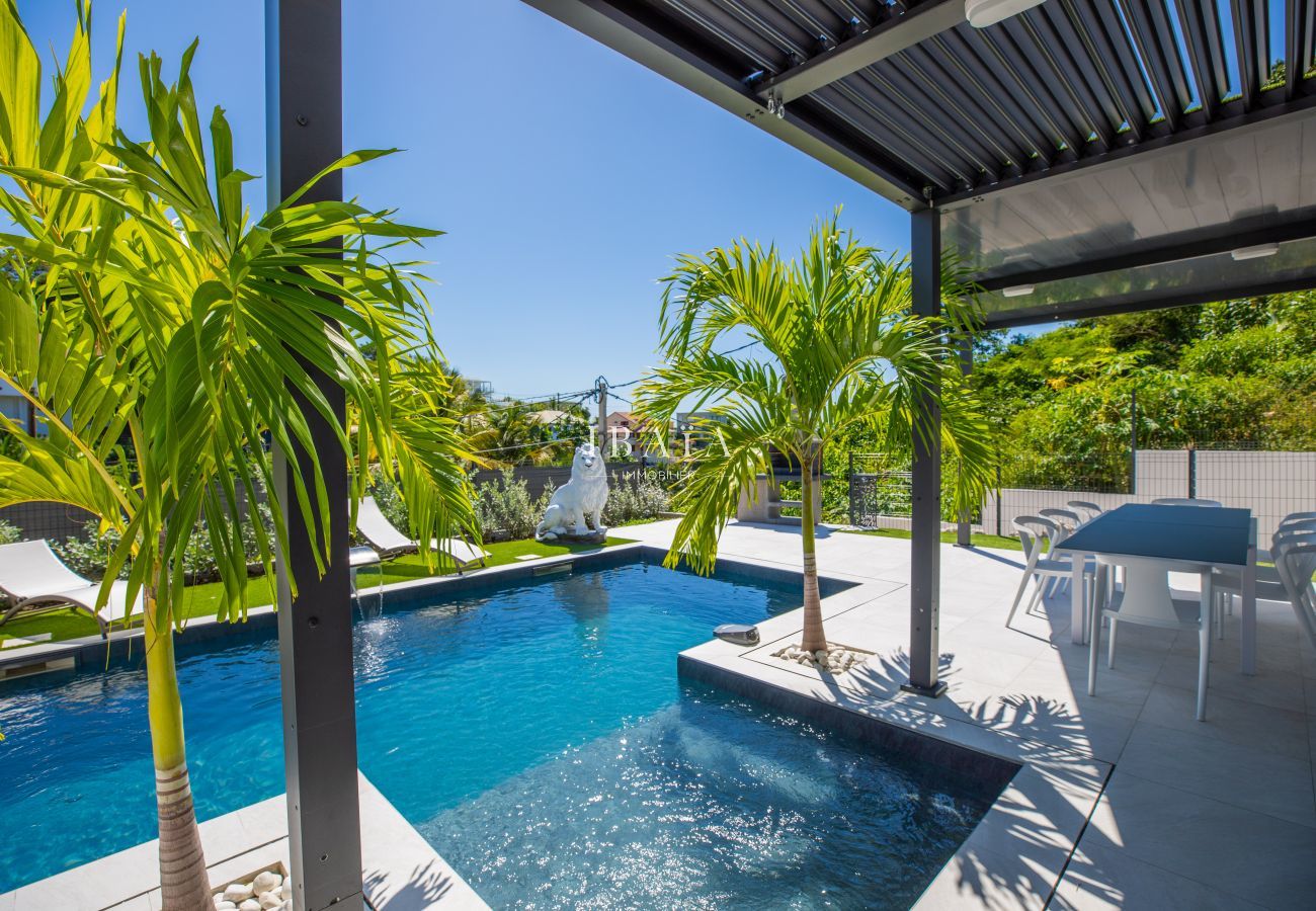 Terrace and pool of Villa Opalina