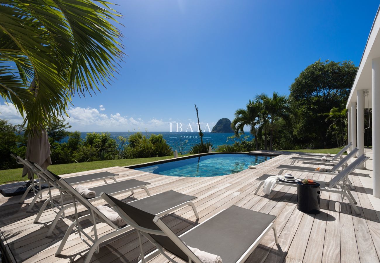 Villa avec piscine et vue sur mer